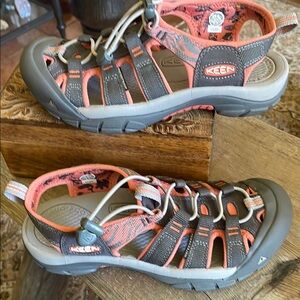 Keen waterproof sandals size 8